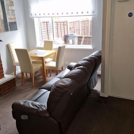 4 Bedroom Perfect Home For The Family Getaway Birmingham Exteriör bild