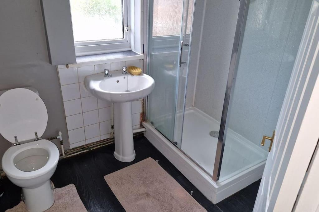 4 Bedroom Perfect Home For The Family Getaway Birmingham Exteriör bild